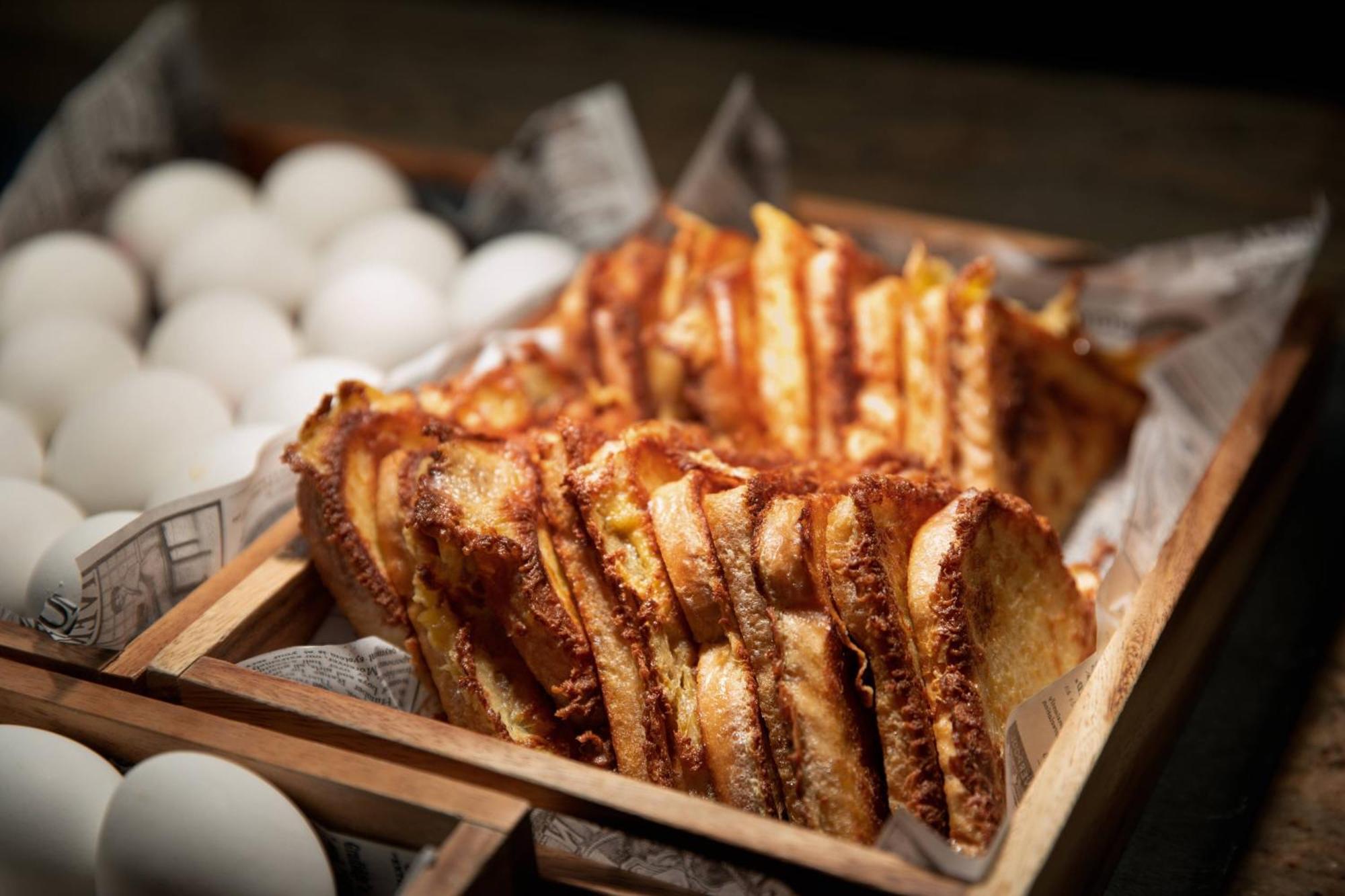 Renaissance Hamburg Hotel Exterior foto French toast